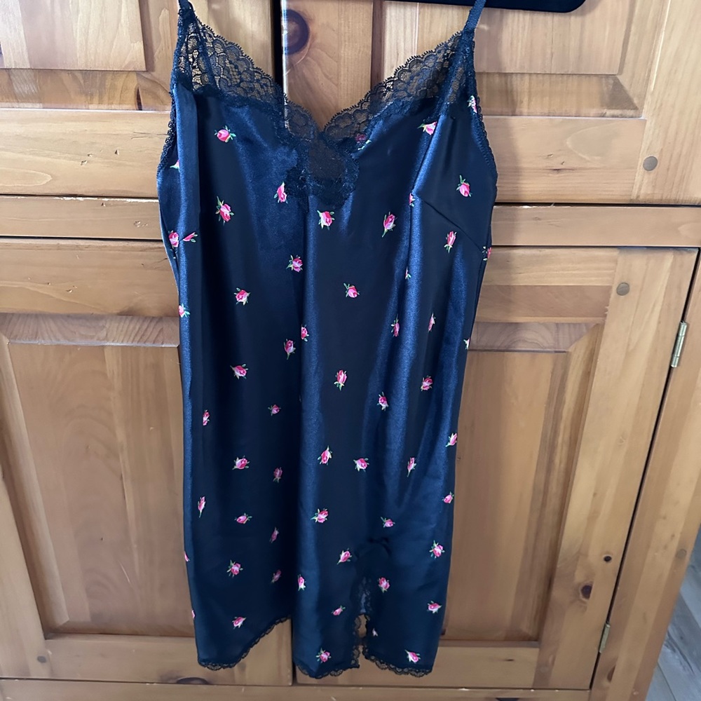 Victoria Secret slip/nightgown. Size Large. Adjustable straps.